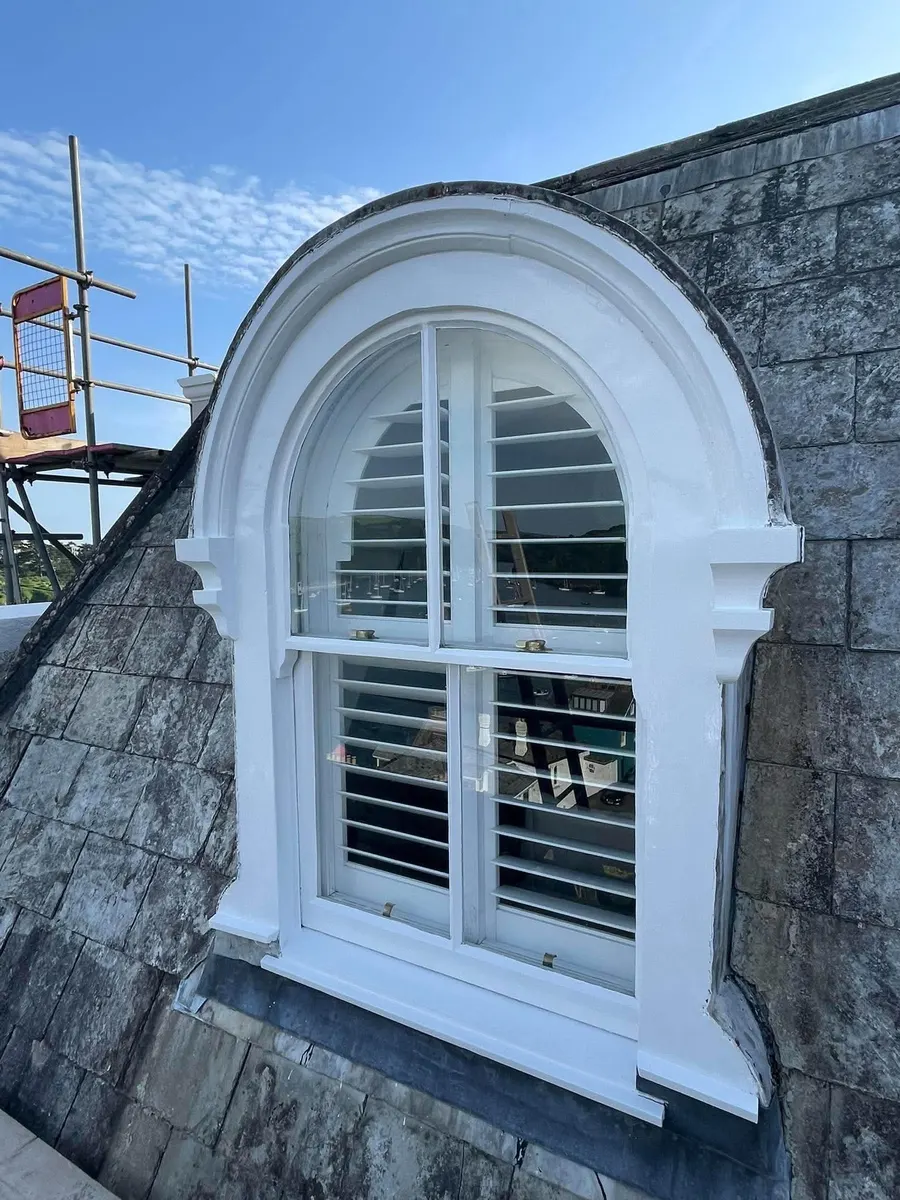 Harbour Hotel windows, Fowey