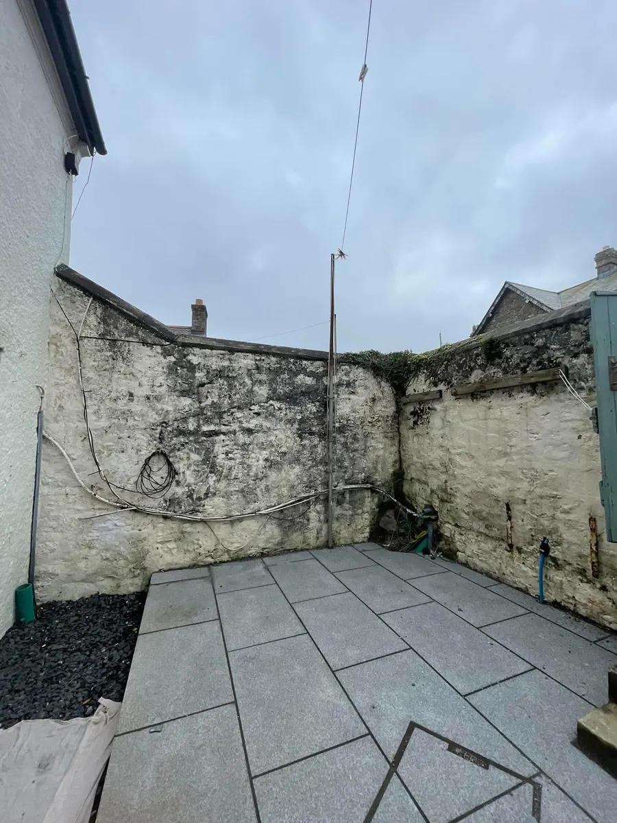 Courtyard exterior, Marazion